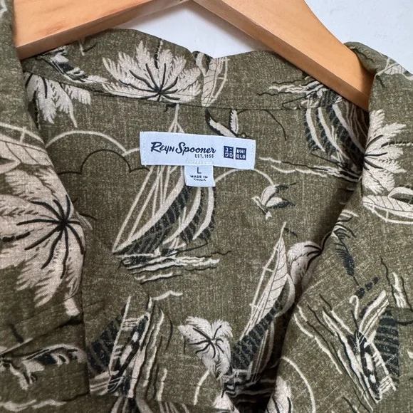 Reyn Spooner x Uniqlo Green Hawaiian Shirt with Palm Tree Print - Picture 3 of 5